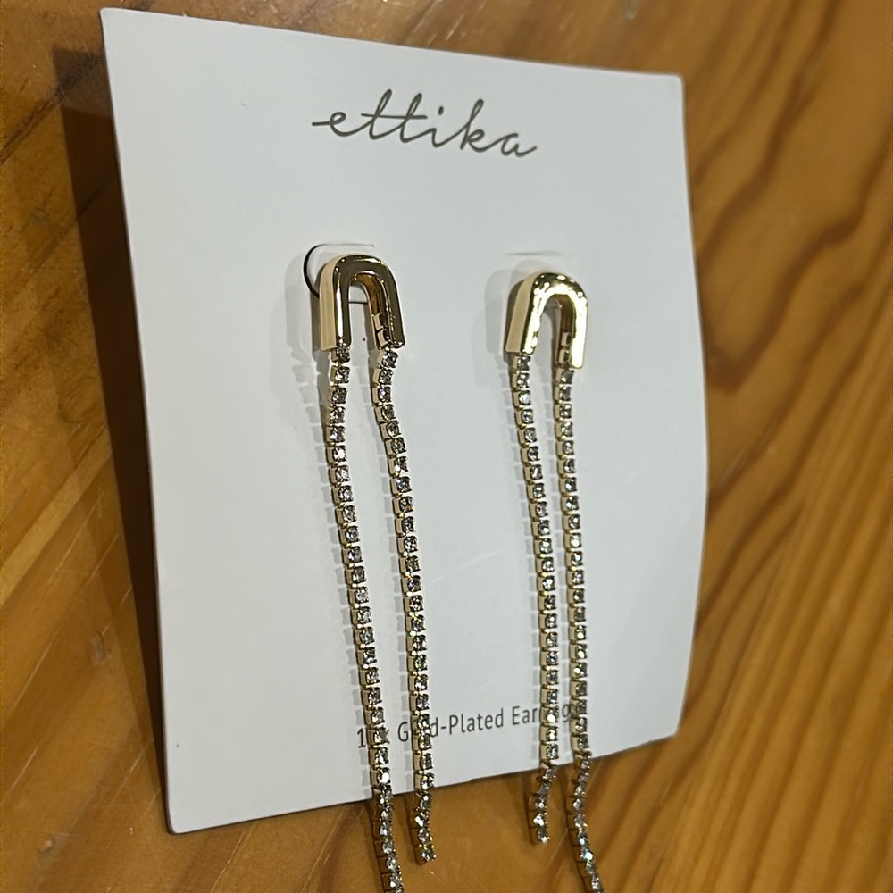NWT Ettika Earrings gold in Color